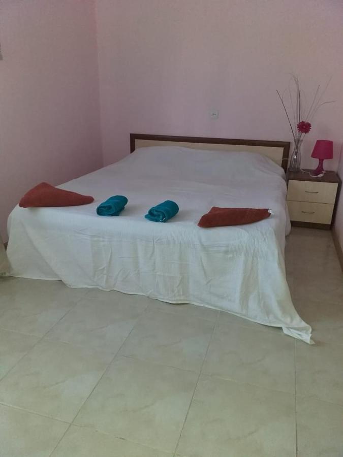 Solnechny Bereg Guest House Gudauta Esterno foto