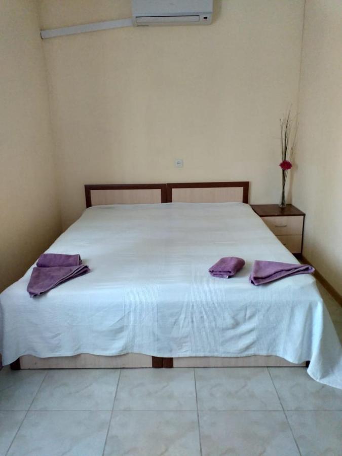 Solnechny Bereg Guest House Gudauta Esterno foto