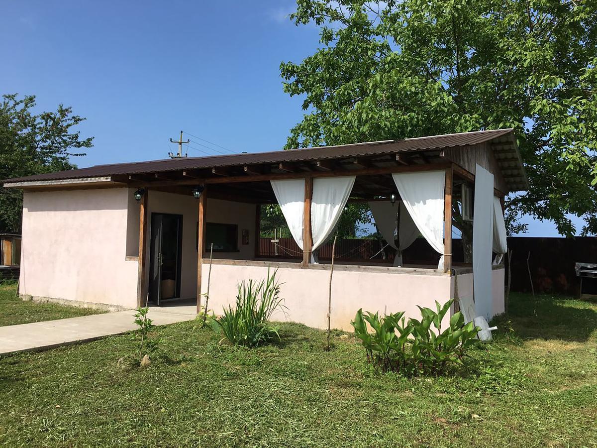 Solnechny Bereg Guest House Gudauta Esterno foto