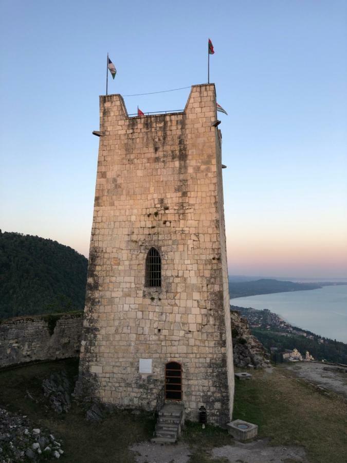 Solnechny Bereg Guest House Gudauta Esterno foto