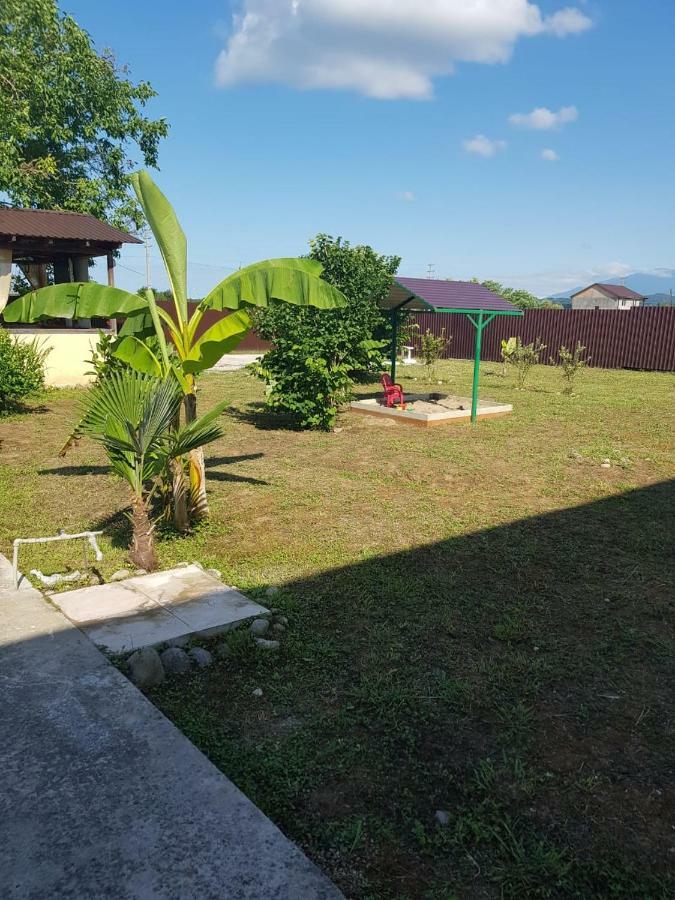 Solnechny Bereg Guest House Gudauta Esterno foto