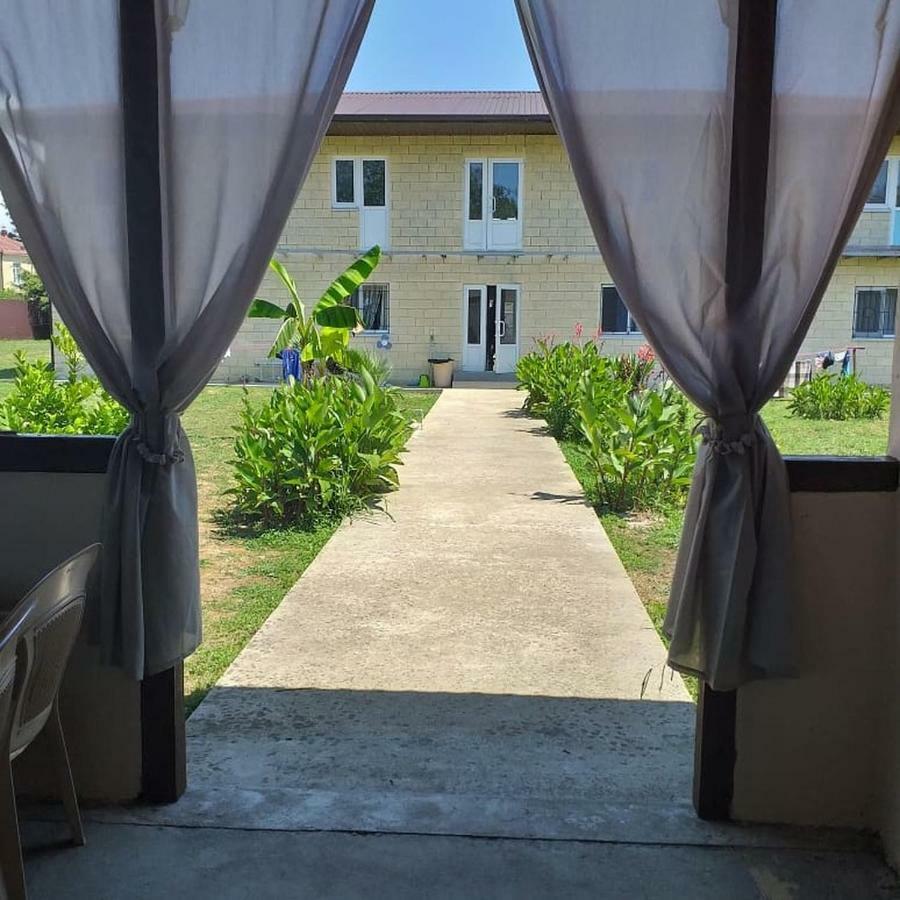 Solnechny Bereg Guest House Gudauta Esterno foto